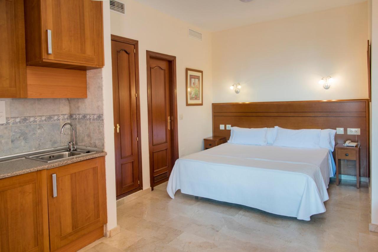 Apartamentos Don Juan Манільва Екстер'єр фото